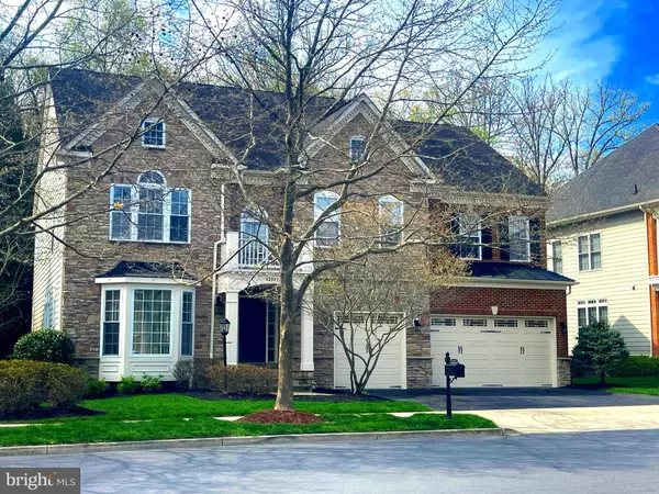 43961 RIVERPOINT DR, Leesburg, VA 20176