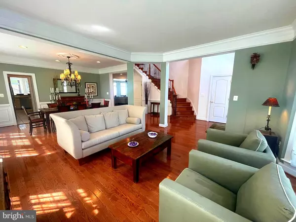 43961 RIVERPOINT DR, Leesburg, VA 20176