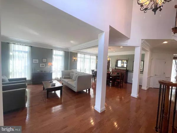 43961 RIVERPOINT DR, Leesburg, VA 20176