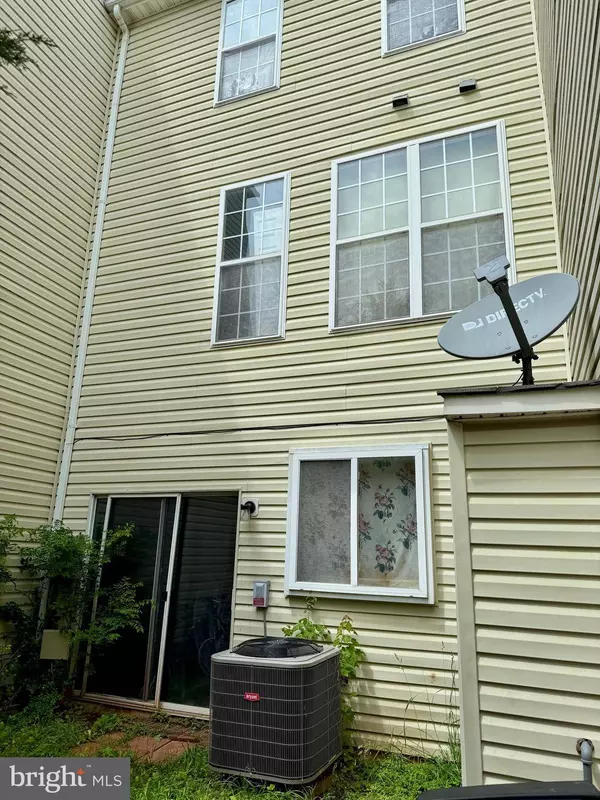 13133 PARK CRESCENT CIR, Herndon, VA 20171