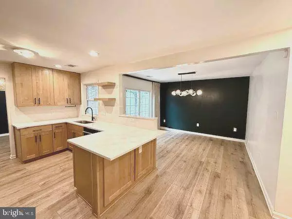 132 E MEADOWLAND LN, Sterling, VA 20164