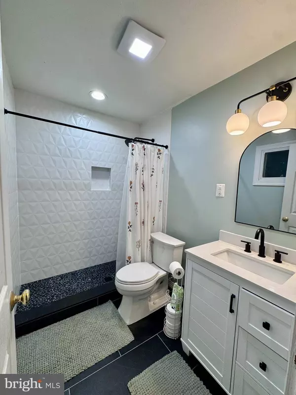 109 N SEQUOIA CT, Sterling, VA 20164