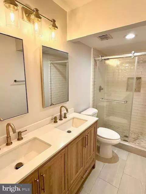 132 E MEADOWLAND LN, Sterling, VA 20164