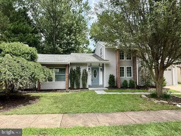 132 E MEADOWLAND LN, Sterling, VA 20164