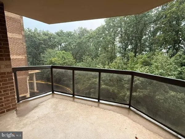 8370 GREENSBORO DR #218, Mclean, VA 22102