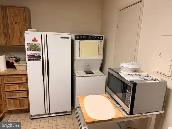 8370 GREENSBORO DR #218, Mclean, VA 22102
