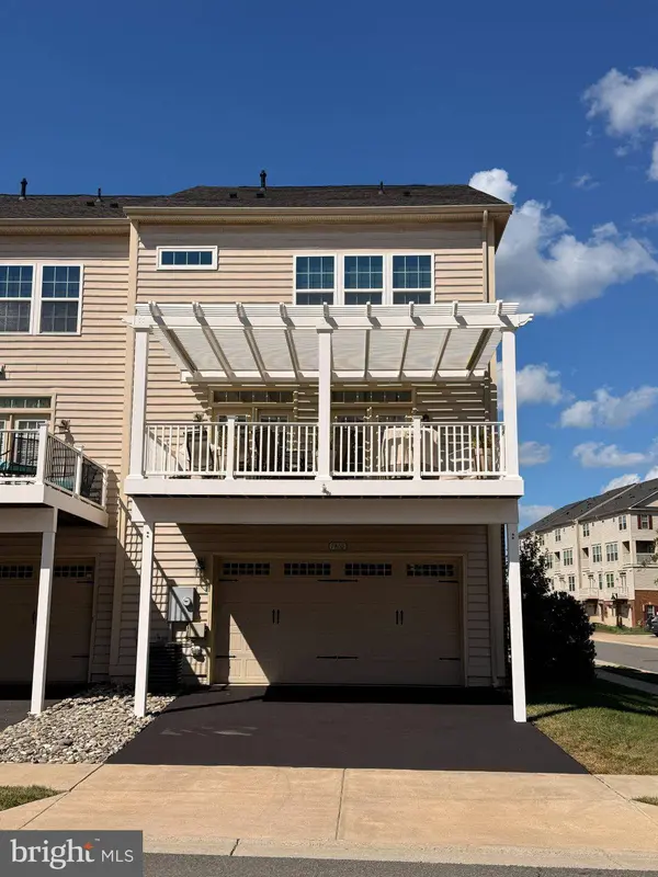 7868 CULLODEN CREST LN, Gainesville, VA 20155