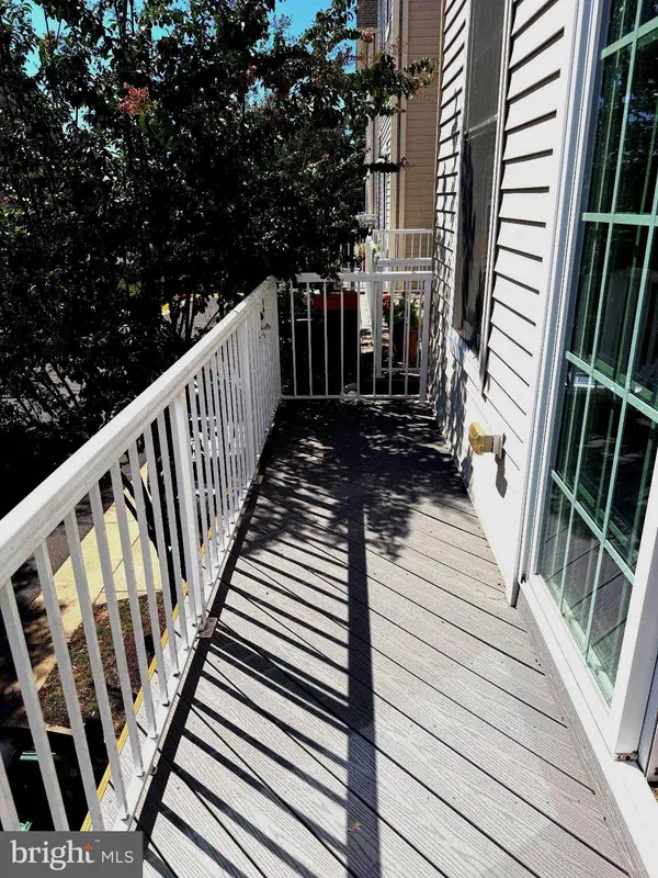 42802 SAN SEBASTIAN TER, Chantilly, VA 20152