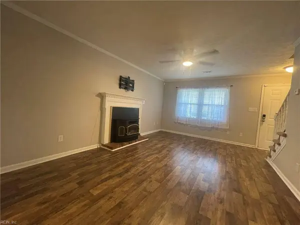 187 Loch CIR, Hampton, VA 23669