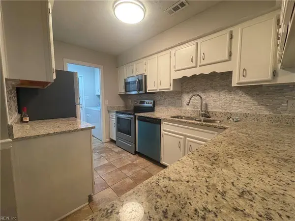 187 Loch CIR, Hampton, VA 23669