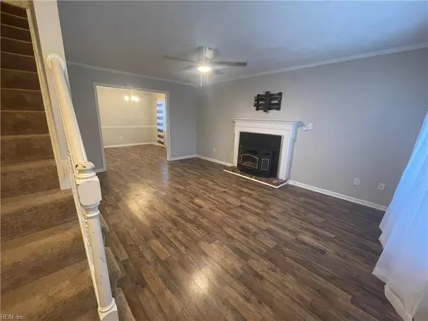 187 Loch CIR, Hampton, VA 23669