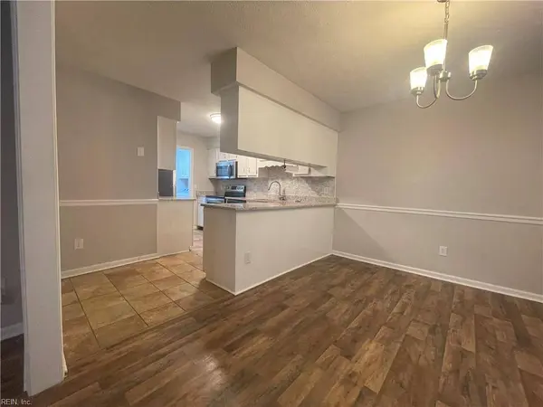 187 Loch CIR, Hampton, VA 23669