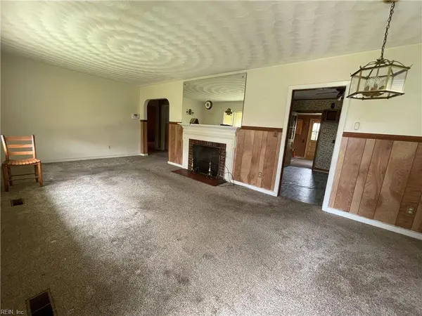 935 13th ST, Newport News, VA 23607