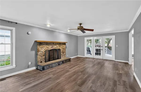 216 Admiral CT, Hampton, VA 23669