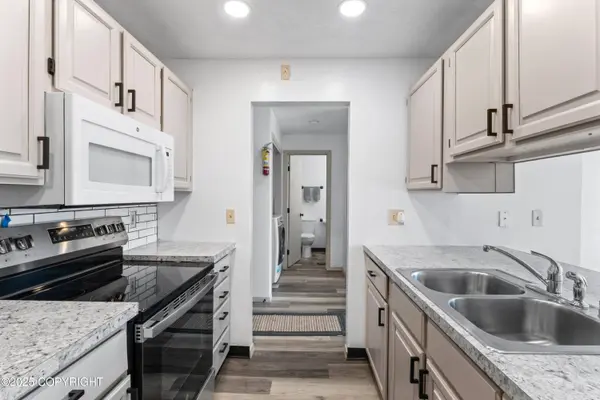 4433 San Ernesto AVE E205, Anchorage, AK 99508