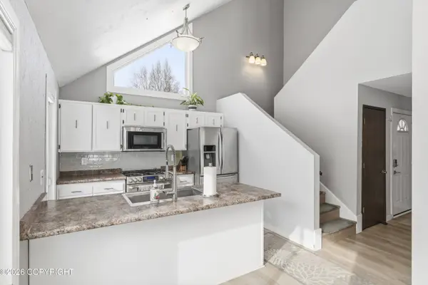 6731 Baby Bear DR, Anchorage, AK 99507