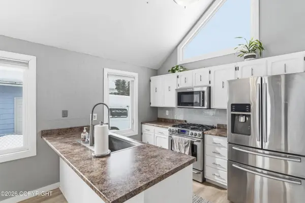 6731 Baby Bear DR, Anchorage, AK 99507