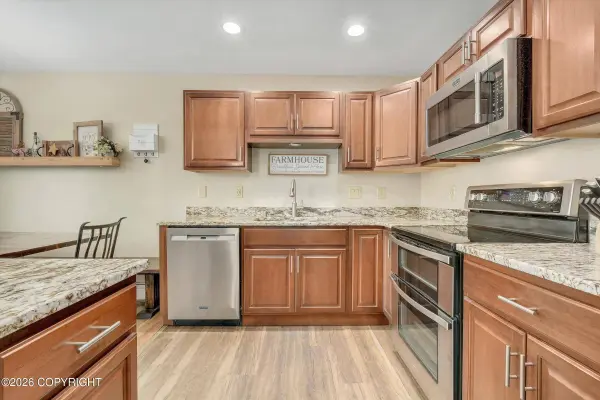 1602 Hardwood CT, Anchorage, AK 99507
