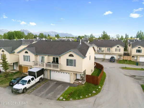 1602 Hardwood CT