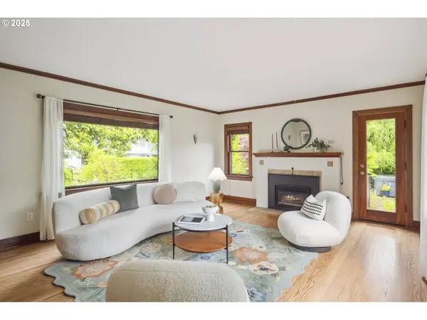 3622 NE HASSALO ST, Portland, OR 97232