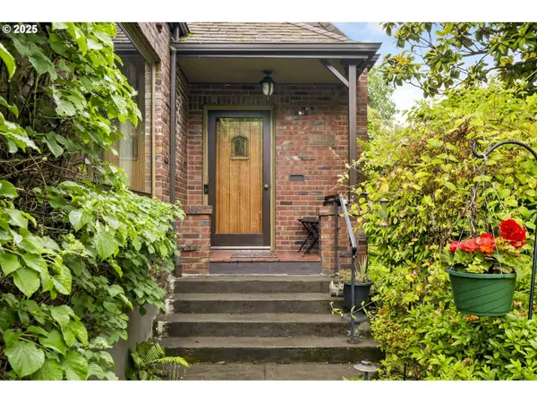3622 NE HASSALO ST, Portland, OR 97232