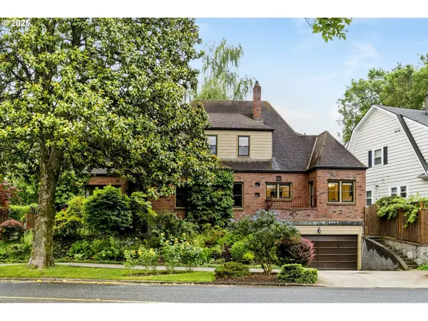 3622 NE HASSALO ST, Portland, OR 97232