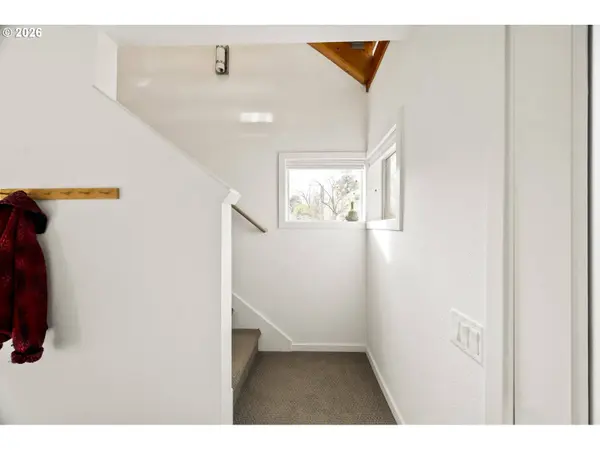 1242 N MORGAN ST, Portland, OR 97217