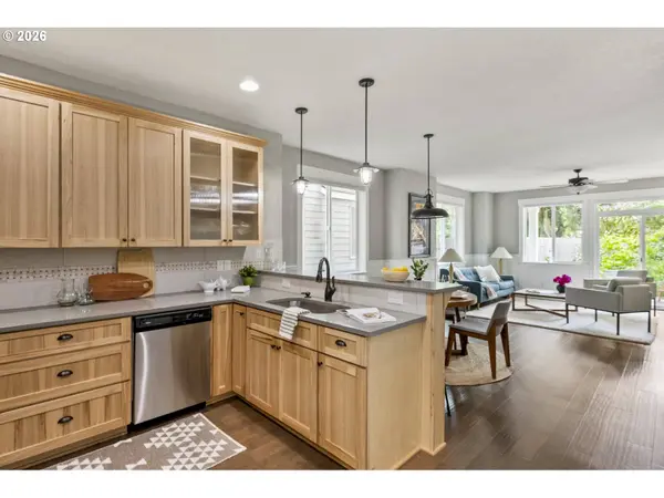 7955 N COURTENAY AVE, Portland, OR 97203