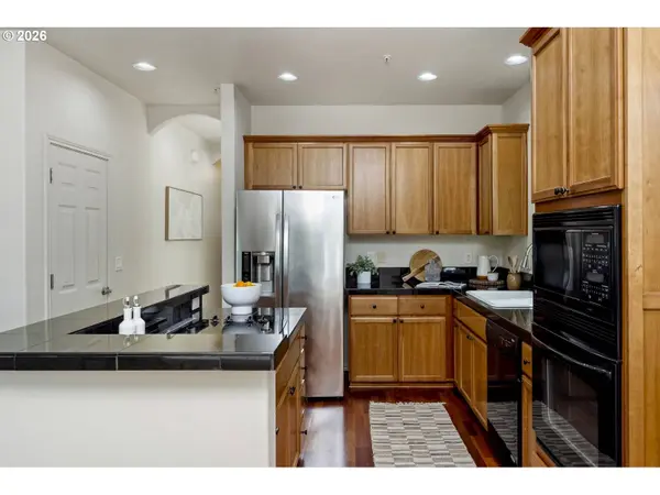 16393 SW KESSLER LN, Portland, OR 97210