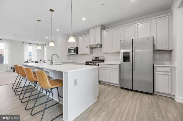 8637 SATINWOOD DR, Frederick, MD 21704