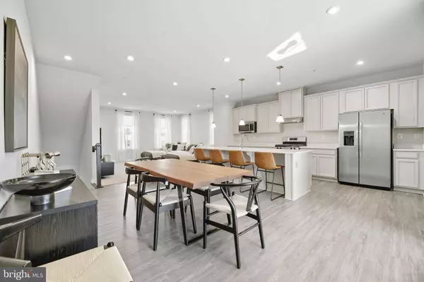 8637 SATINWOOD DR, Frederick, MD 21704