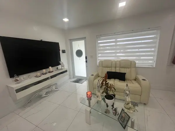 198 E Browning Dr, West Palm Beach, FL 33406-2908