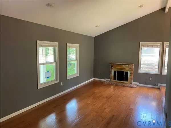 111 Park Hill LN, Sterling, VA 20164