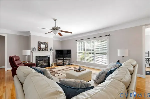 5725 Trail Ride DR, Moseley, VA 23120