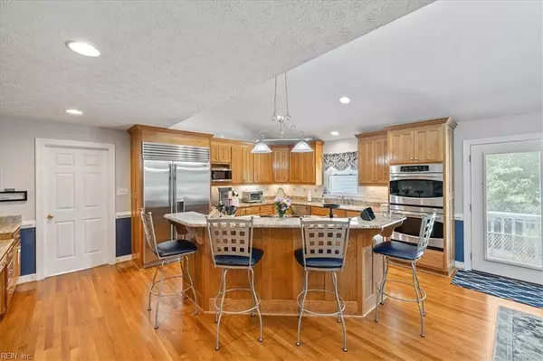 10330 Marsha Mae DR, Quinton, VA 23141