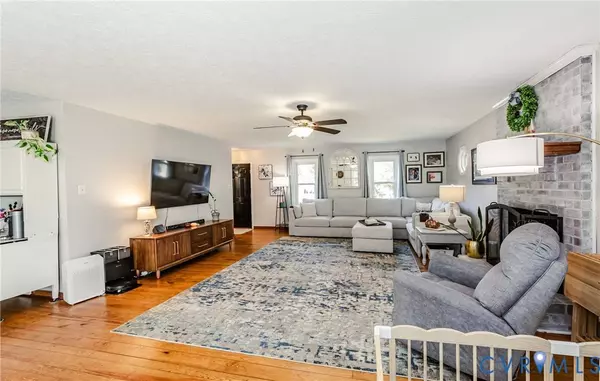 7201 N Hairpin DR, Quinton, VA 23141