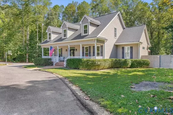 10281 Old Quarter LN, New Kent, VA 23124