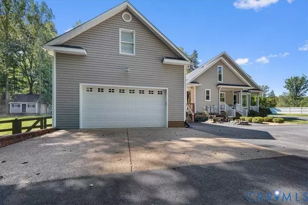 10281 Old Quarter LN, New Kent, VA 23124