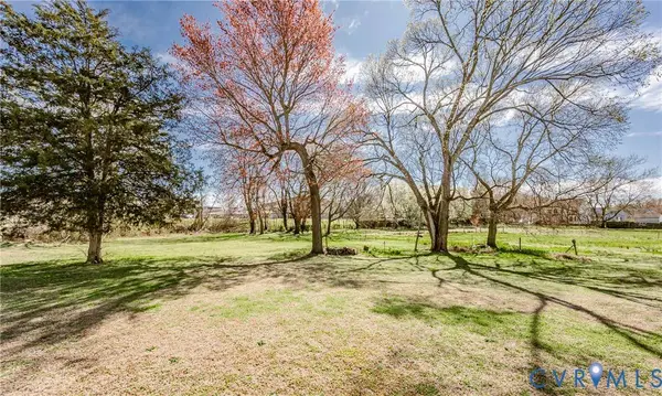 8236 Lee Davis RD, Mechanicsville, VA 23111