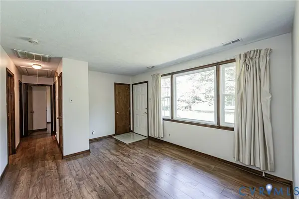 1905 Evanrude CT, Sandston, VA 23150