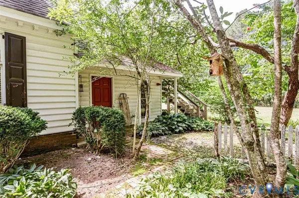 7300 Old Roxbury RD, Quinton, VA 23141