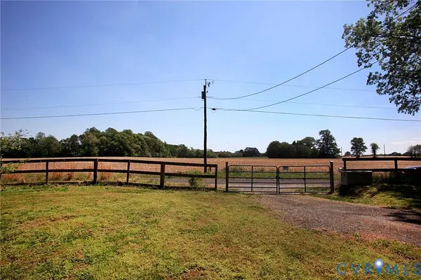 95 Fish Brax LN, Hague, VA 22469