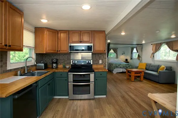 95 Fish Brax LN, Hague, VA 22469