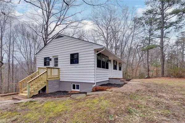 1026 Stewarts RD, Lanexa, VA 23089