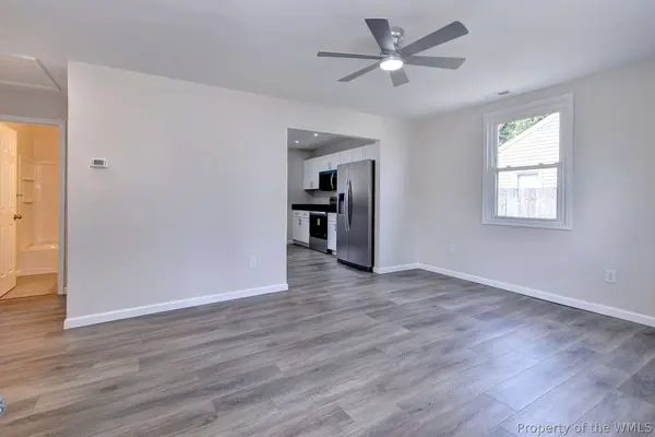 27 Crestwood CIR, Hampton, VA 23669