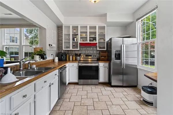 117 Creekstone DR, Newport News, VA 23603