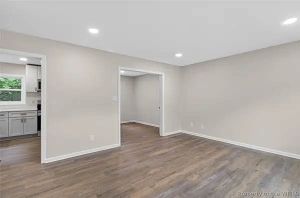 228 Colony RD, Newport News, VA 23602