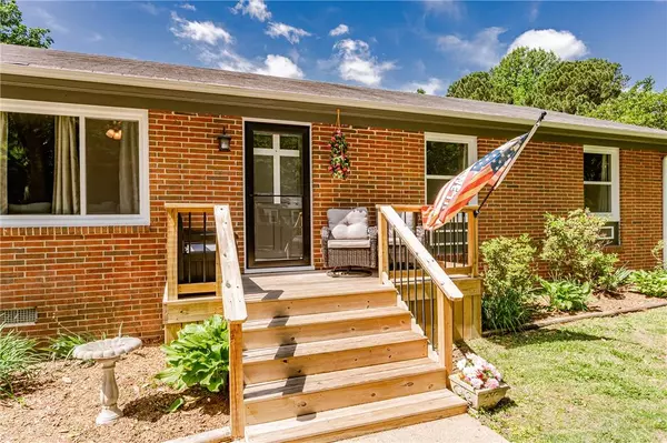 112 Cooley RD, Williamsburg, VA 23188