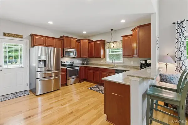 10335 Deerlake DR, New Kent, VA 23124