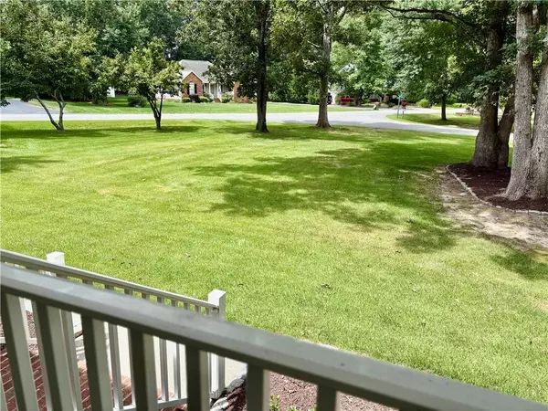 3301 Pointe DR, Quinton, VA 23141